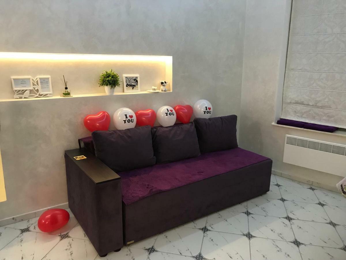 Newtone Apartment Černivci Esterno foto