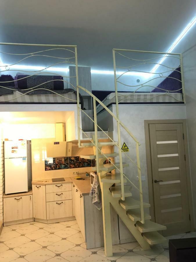 Newtone Apartment Černivci Esterno foto